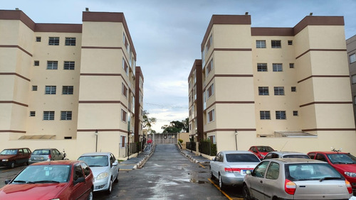 Apartamento De 2 Dormitórios Com Terraço E Vaga De Garagem
