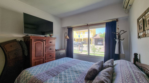 Casa 3 Ambientes Venta Lobos Con Jardin Y Quincho