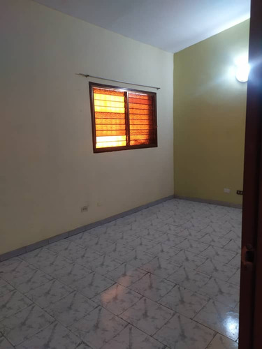 Bella Casa Tipo Campestre En Venta Sector El Piñal Limon Calle Anzoátegui Urbanismo Cerrado