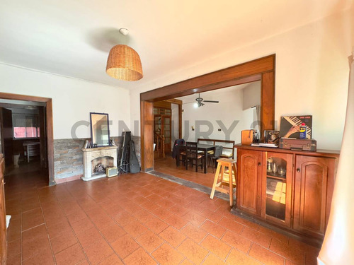 Casa Con 4 Dormitorios En Venta En Virreyes