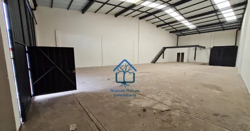 Amplia Bodega Con Doble Entrada En Villavicencio