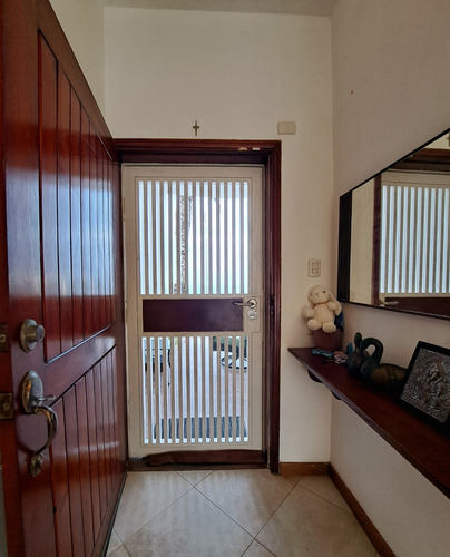 Hermoso Town House Listo Para Habitar, Documentación Al Día En Urbanización Playa El Ángel