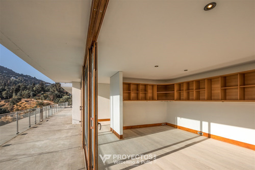 Espectacular Casa En Lo Curro Venta De 6 Dorm. En Vitacura