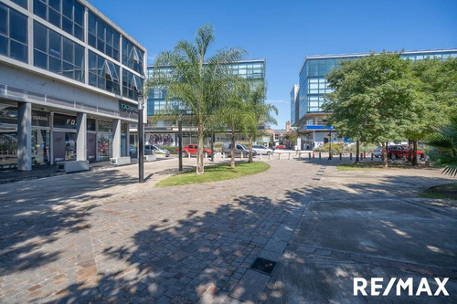Venta Local Comercial Pilar Km 46, Agora 1, Pb