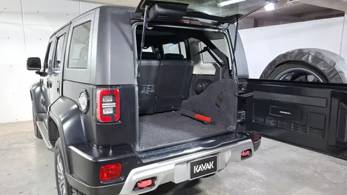 BAIC BJ40 2.0 PLUS AUTO 4WD