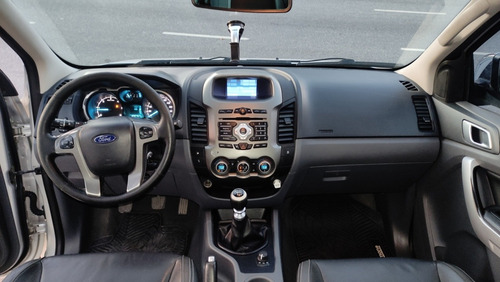 Imagen 11 de 14 de Ford Ranger 2013 3.2 Cd 4x4 Limited Tdci 200cv