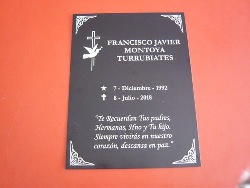 Imagen 2 de 6 de Placas Funerarias Para Criptas Lapidas Grabado Láser Gratis