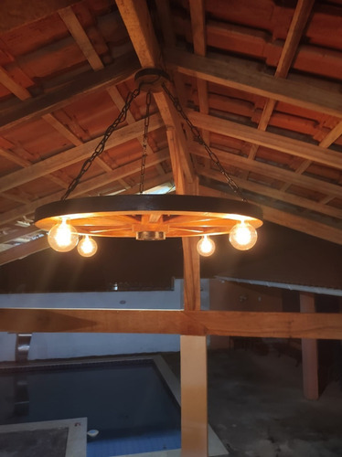 Lustre Roda De Carroça Rustica 110/220 V Estrutura Marrom 110v/220v