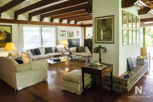 Espectacular Casa En Ubicacion Privilegiada Al Lado Del Club Del Golf