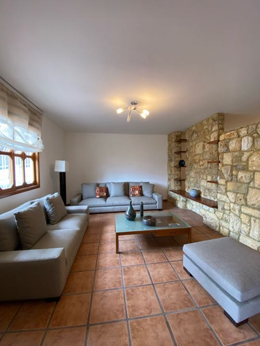 Casa Duplex Para Venta En Santa Paula #2369