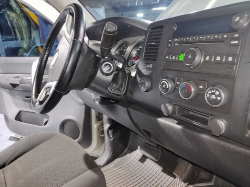 Imagen 7 de 11 de Chevrolet Silverado Lt 4x4