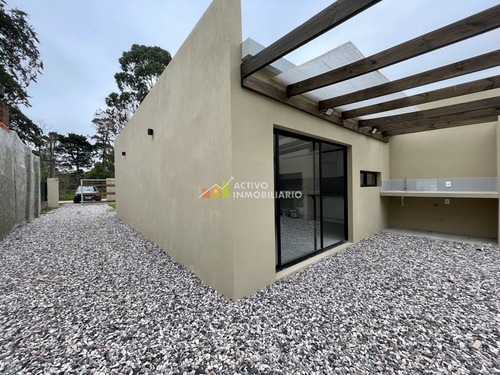 Venta Casa 715 Metros 3 Dormitorios + Patio Con Parrillero - Solymar