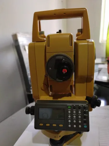 Estación Total De Topografía Topcon Gpt-3002n Con Accesorios (Usado)