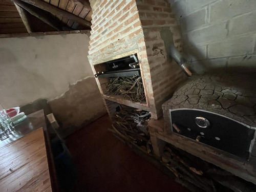 Casa En Venta - 5 Dormitorios 3 Baños - 1200mts2 - La Plata