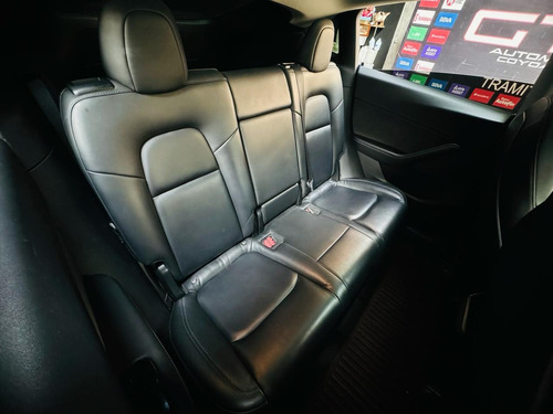 Tesla Model Y Manejo Autonomo 2020