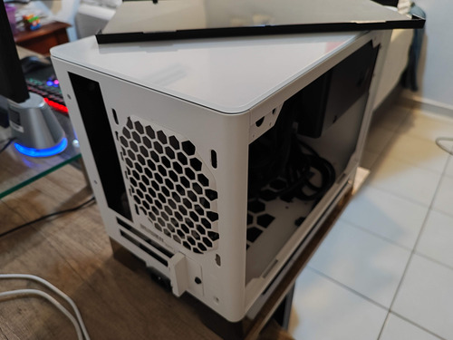 Gabinete Mini-itx Inwin A1 Plus Blanco Con Argb (Usado)