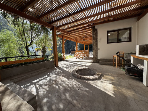 Casa En Venta De 4 Dorm. En Lo Barnechea Arrayan Rio
