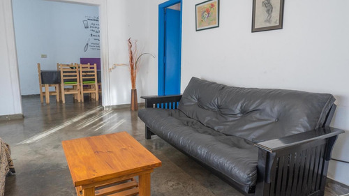 Imagen 6 de 20 de Muy Buena Casa En Esquina De 3 Amb - Martinez