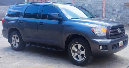 Imagen 3 de 10 de Toyota Sequoia