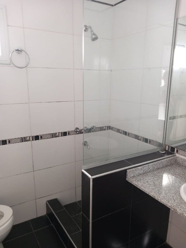 Imagen 8 de 21 de Casa Ph En Alquiler En Villa Luzuriaga