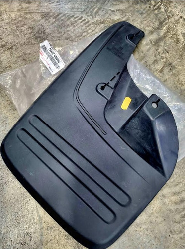 Chapaleta Delantera Izquierda Toyota Hilux 2005-2015