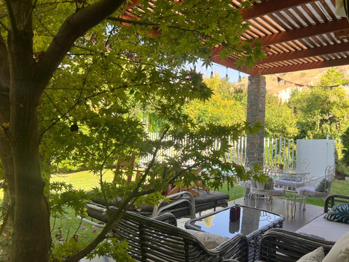 Se Vende 3d, 3b + Servicio, Piscina Y Quincho