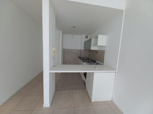 Imagen 7 de 24 de Departamento Flores 2 Ambientes Al Frente, Con Cochera Opcional, Piscina, Solarium
