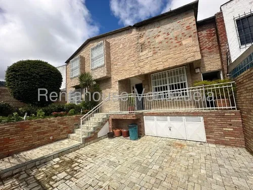 Casa En Venta. Urb. Alto Prado.