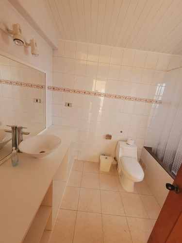 Casa En Pichidangui Totalmente Amoblada 4d 3b