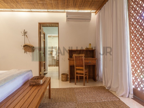 Imagem 12 de 30 de Vendo Casa Em Trancoso - Arquitetura & Design - Av Itabela. Área:1.669 M² Área Construída:885 M² 6 Suítes Com Ar Condicionado, Piscina De Borda - Ba - Ca0005_fanhan