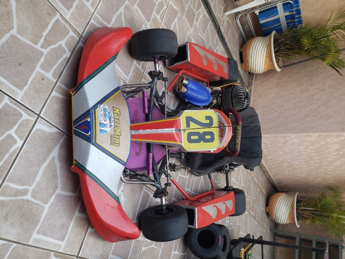 Imagem 3 de 12 de Kart Equipe Com 2 Karts