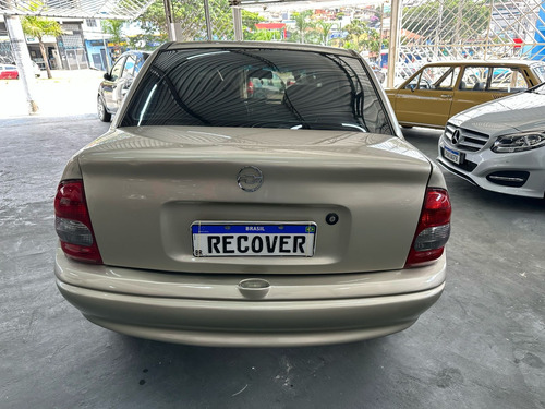 Chevrolet Corsa Classic 1.0 Life Flex Power 4p
