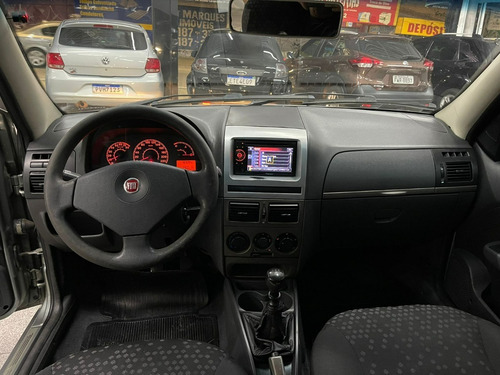 Imagem 15 de 15 de Fiat Palio Weekend Attrac