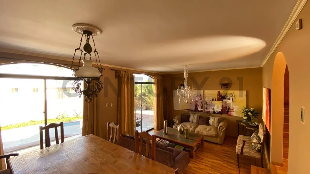 Imagen 2 de 25 de Se Vende Hermosa Casa 5d 3 B En Jardines Del Sur