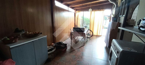 Casa En Venta De 5 Dormitorios En La Reina