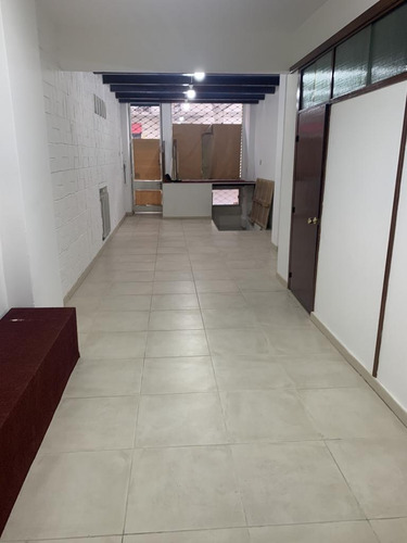 Venta | Local Comercial De 165 M2 En 3 Plantas