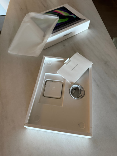 Apple Macbook Pro M1 2020 16gb Ram 500gb Ssd Retina Display Gris (Usado)