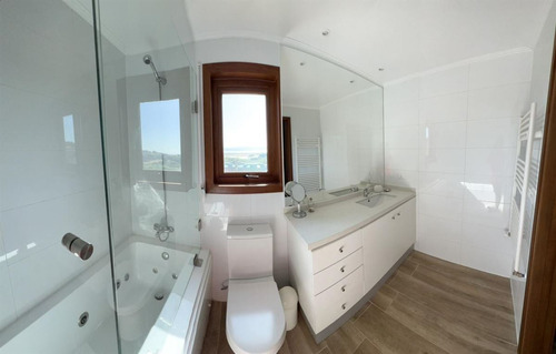Casa En Venta De 5 Dorm. En Ancud Chiloé