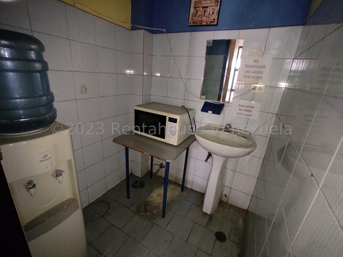 Local Comercial Ubicado Estratégicamente En La Av 19 De Abril 24-17379 Ec