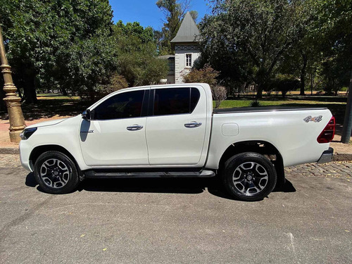Imagen 15 de 25 de Toyota Hilux 2021 2.8 Cd Srx 177cv 4x4 At