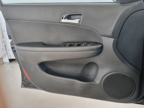 Imagem 11 de 11 de Hyundai I30 Gls 2.0 16v (aut)