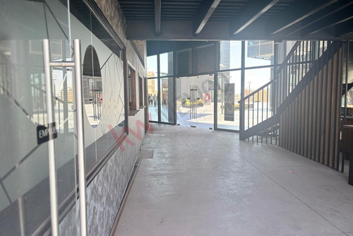 Local Comercial Renta En Torre Azenzo