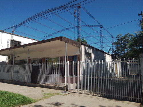 Vendo O Permuto Local Y Dos Galpones