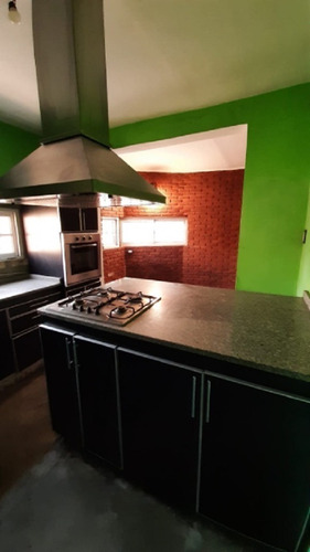 Imagen 12 de 30 de Permuta - Casa De 8 Ambientes En Venta - Ituzaingo Norte