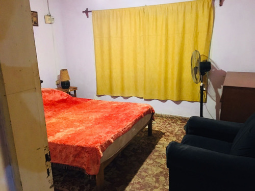 Imagen 7 de 13 de Casa De Dos Dormitorios En Balneario Santa Ana A Dos Cuadras De La Playa Con Amplio Jardín Al Frente