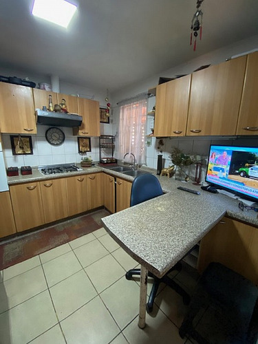 Amplia Casa De 5 Dormitorios En Excelente Sector De Maipu