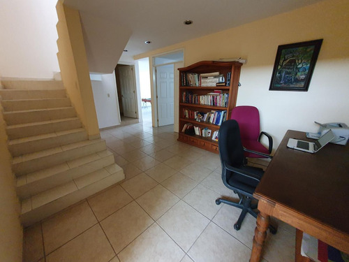Hermosa Residencia En Centro Sur, Claustros Del Sur, C.342 M2, 3 Niveles