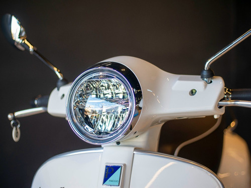 Imagen 10 de 25 de Scooter Vespa Gts Hpe Super 300 Financia 18 Cuotas