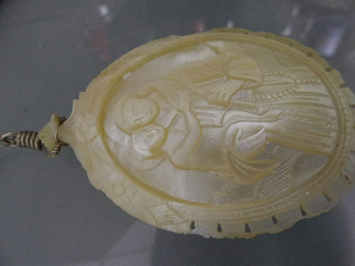 Medalha Com Colar Em Madreperola Com Sao Jose E Menino Jesus