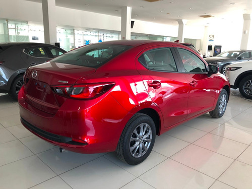 Mazda 2 Touring At 1.5 2022 Rojo Diamante